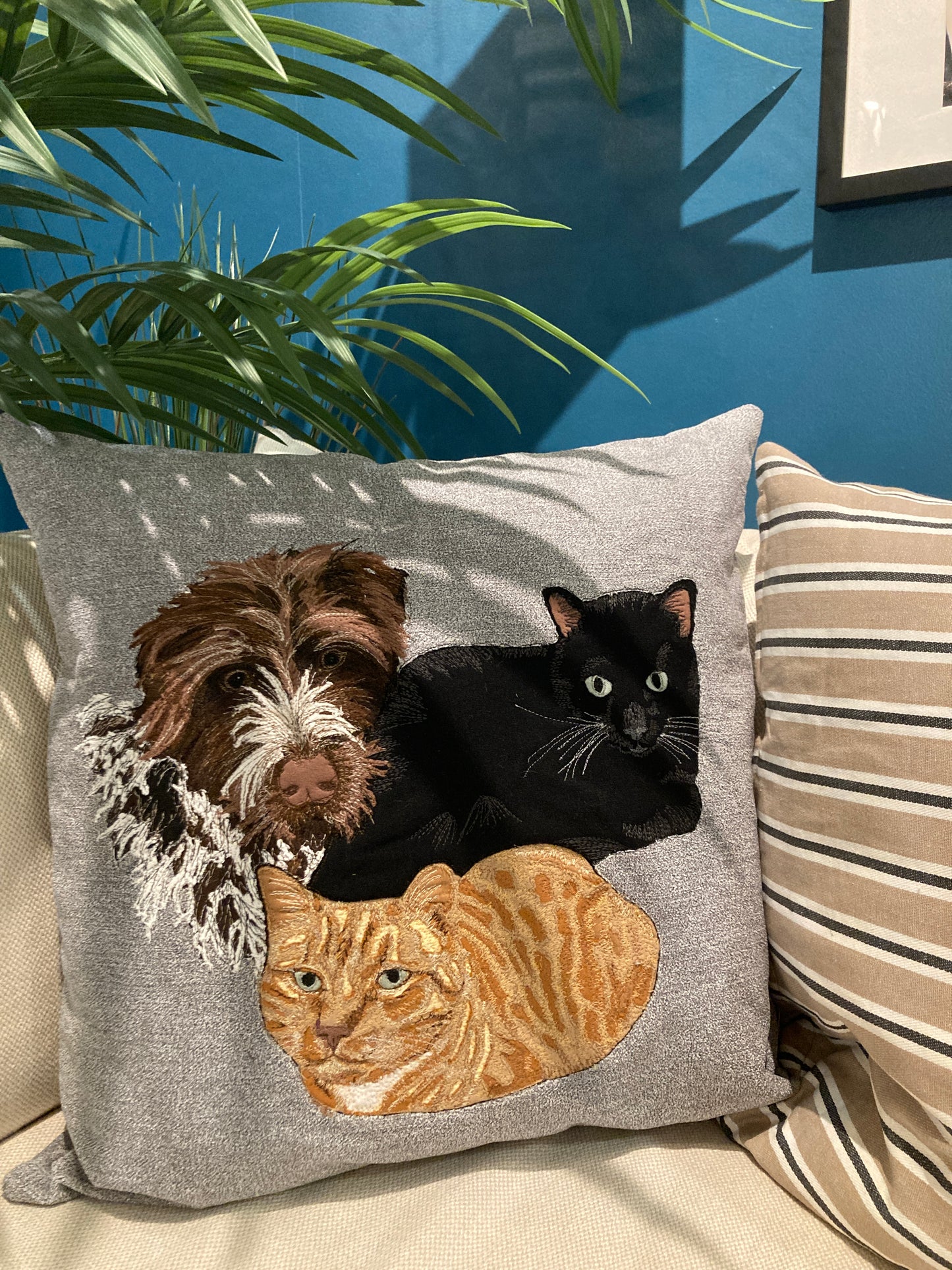 Add an additional Pet to your Portrait.